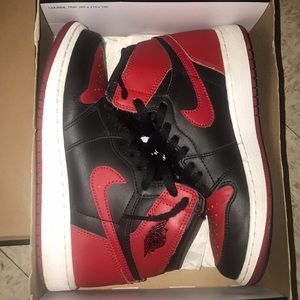 Bred Jordan 1s